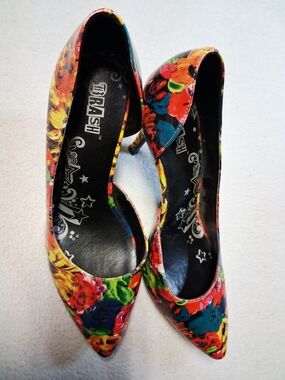Trash Colorful Floral Pointed-Toe Pumps - Multi